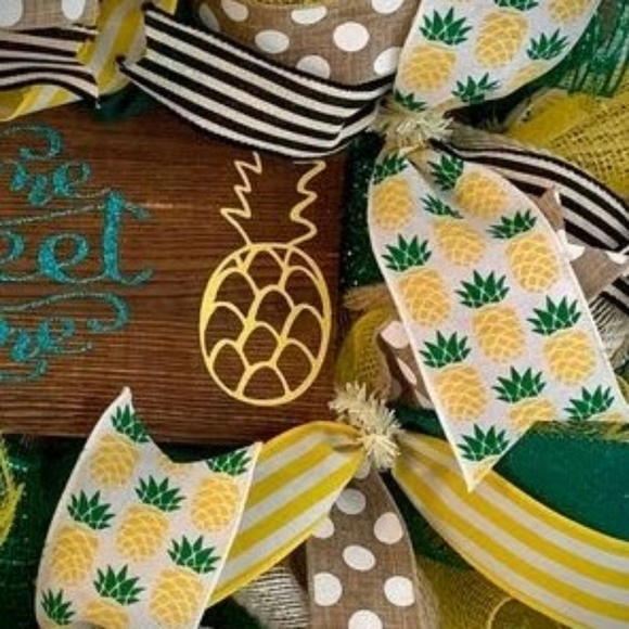 Home sweet home pineapple wreath 🍍 - Picture 2 of 2